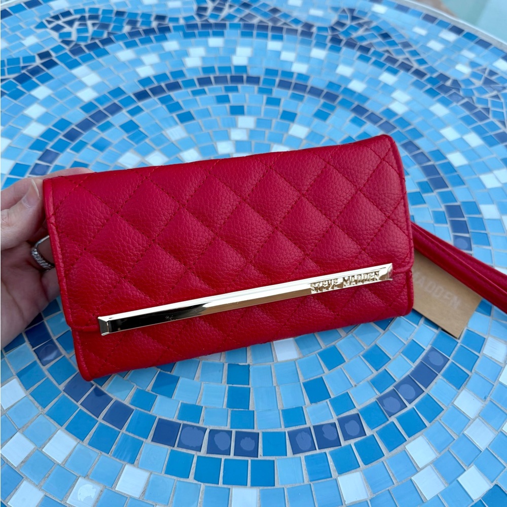 Steve Madden quilted checkbook large wristlet wallet